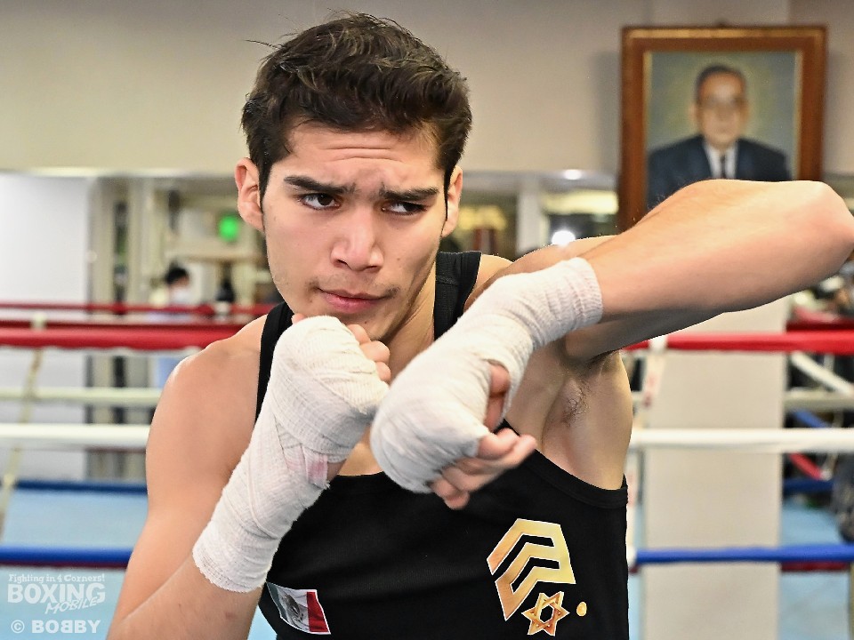 NGWuWBC̃xg̓LVJɑxgv