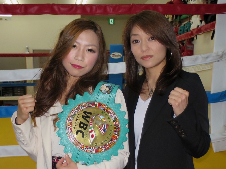 世界戦、美女対決!