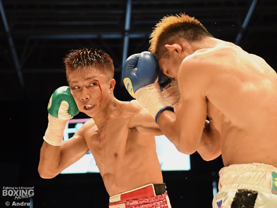 左:畑中の左フックが光った